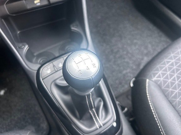 Vehicle Image 12