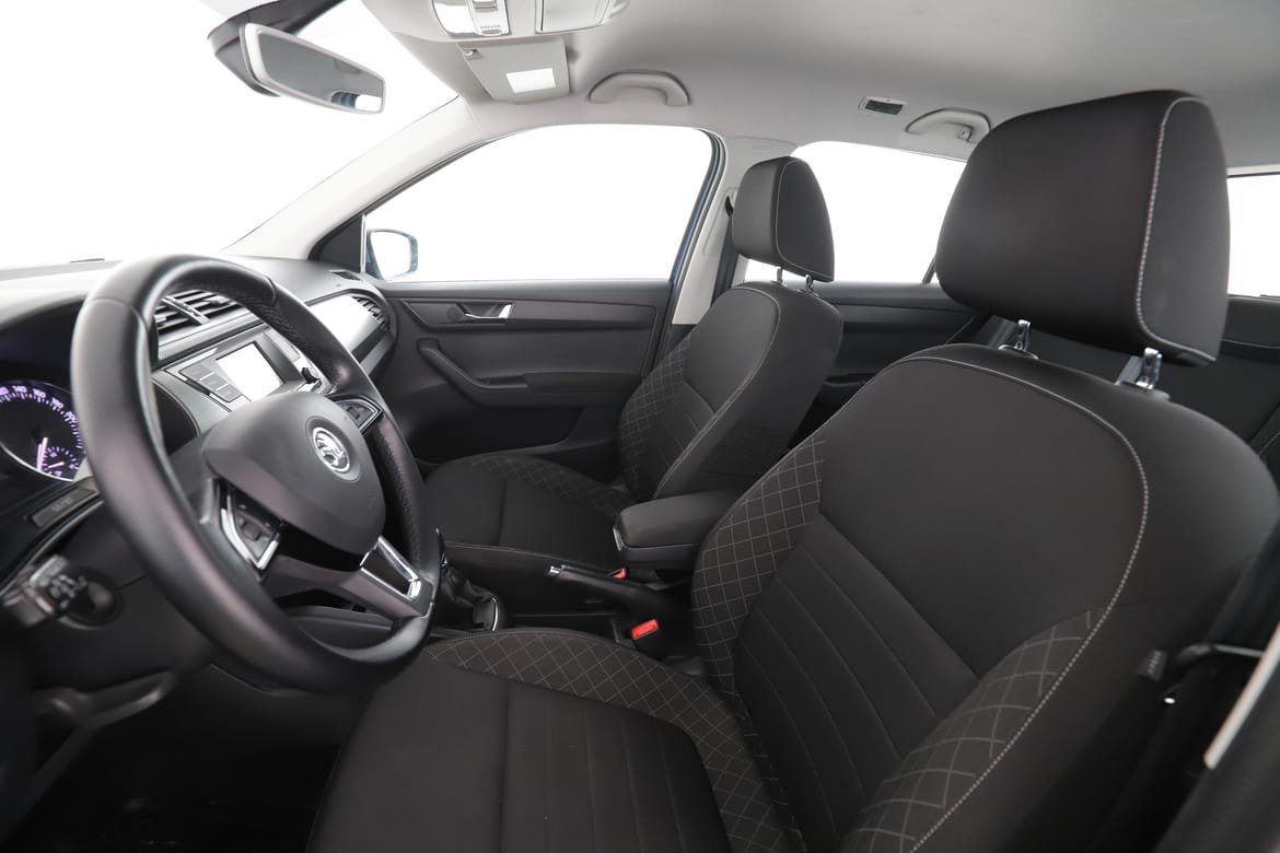 Vehicle Image 11