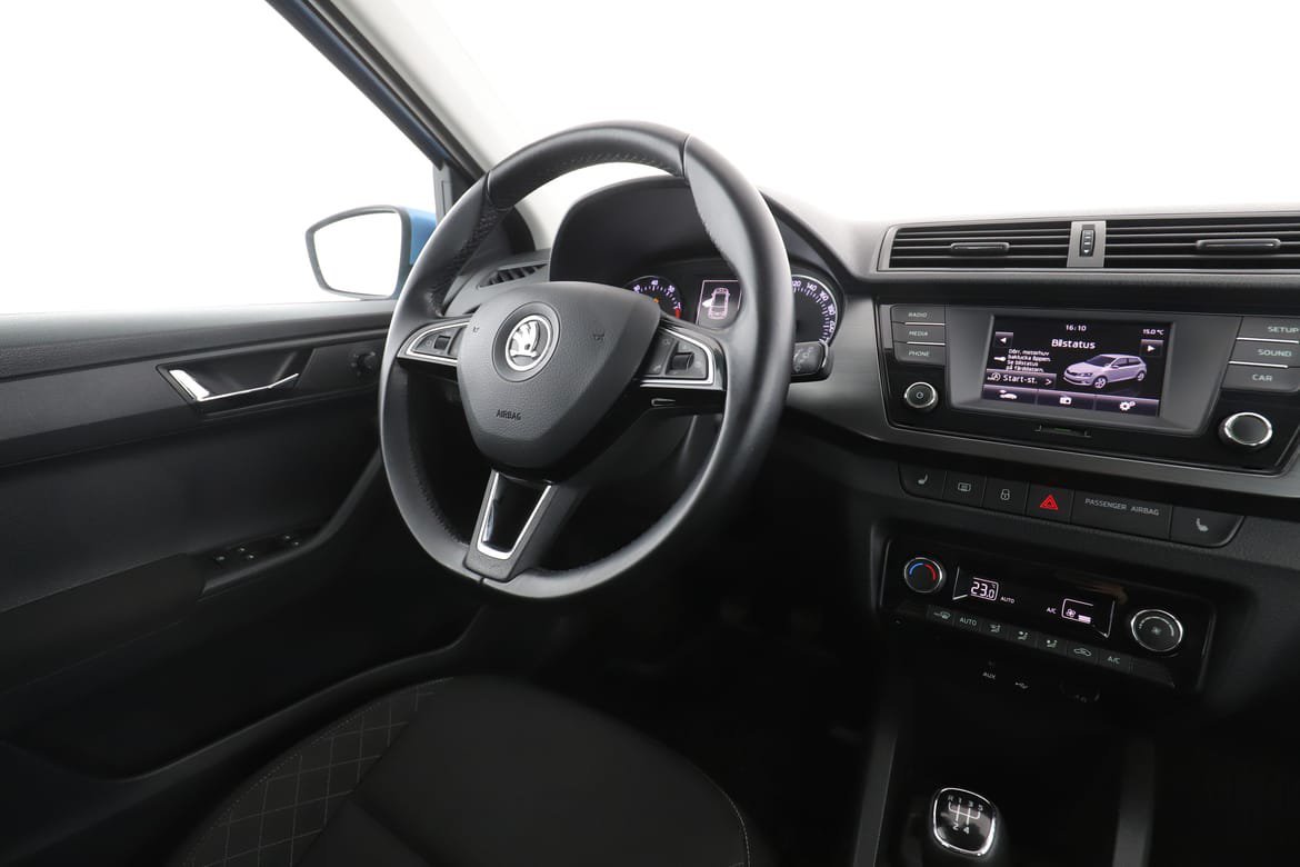 Vehicle Image 14