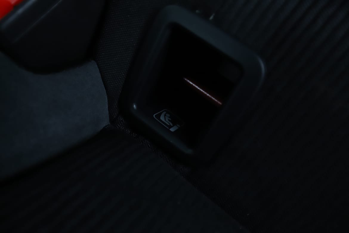 Vehicle Image 32