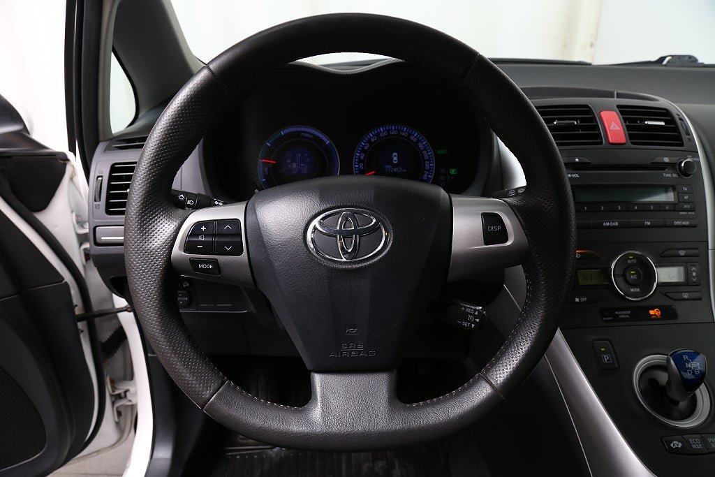 Vehicle Image 15