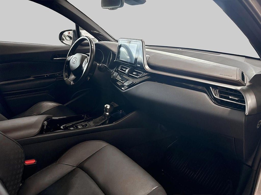 Vehicle Image 10