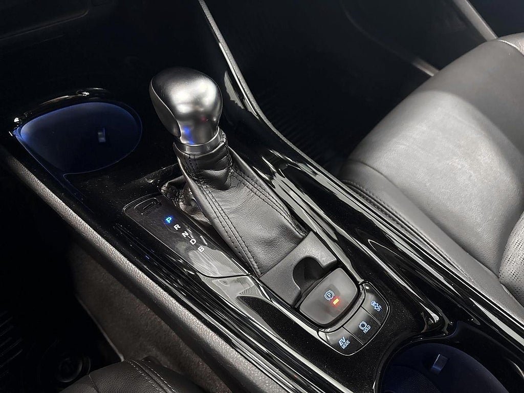Vehicle Image 18