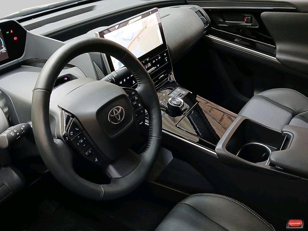 Vehicle Image 13