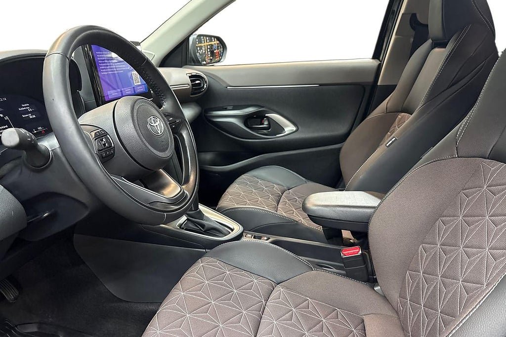 Vehicle Image 11