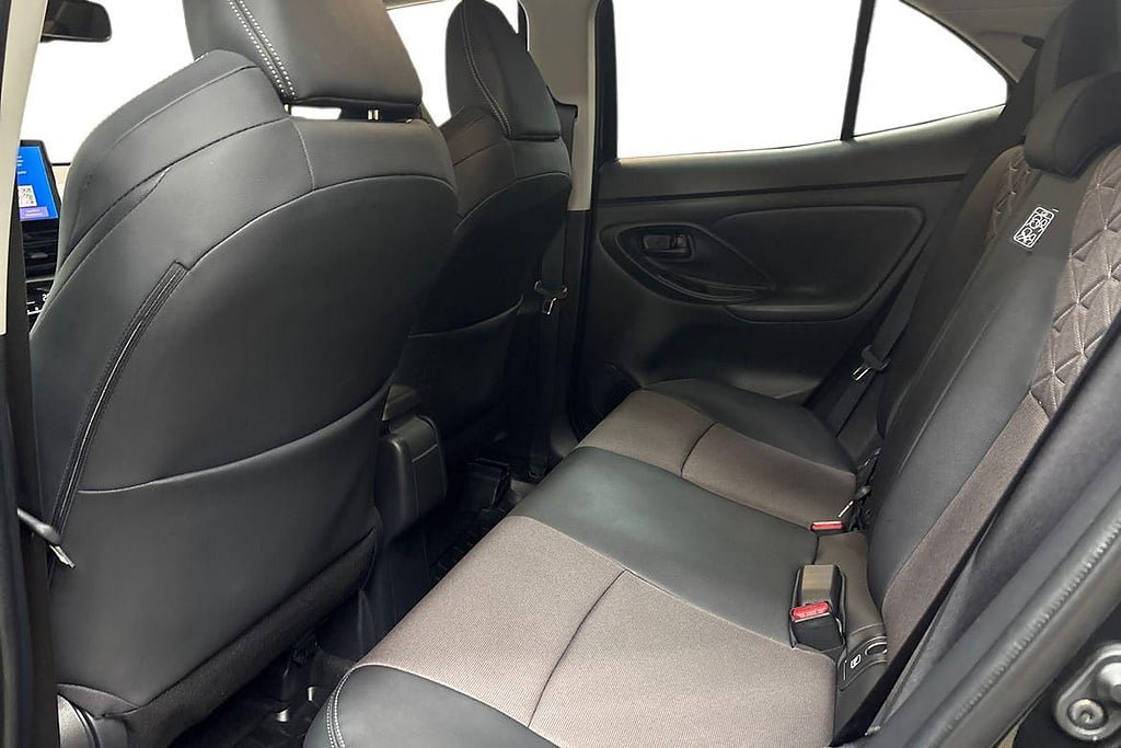 Vehicle Image 14