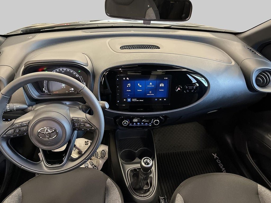 Vehicle Image 11