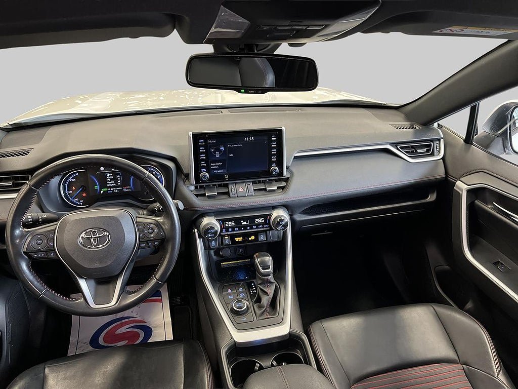 Vehicle Image 12
