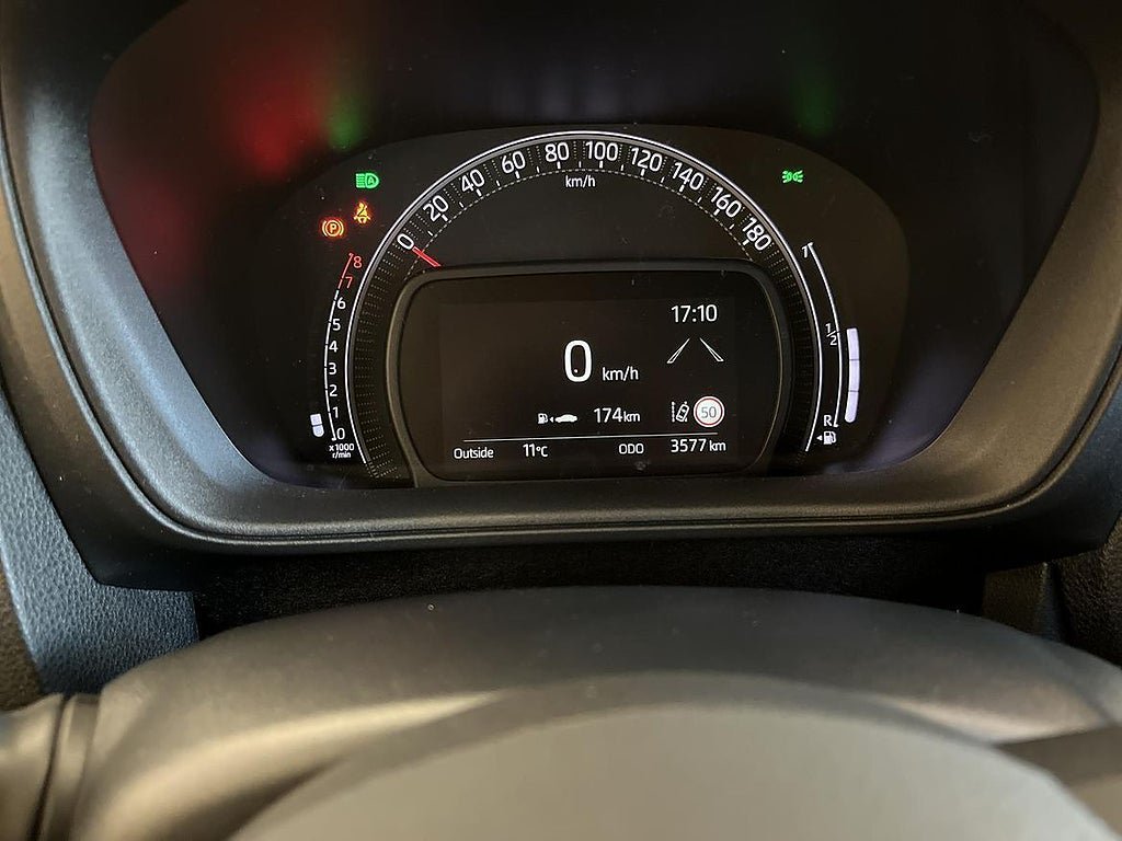 Vehicle Image 14