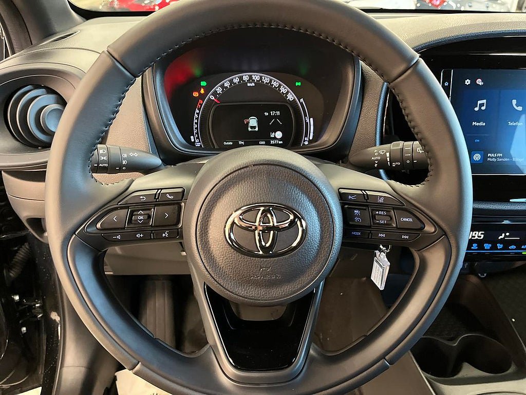 Vehicle Image 19