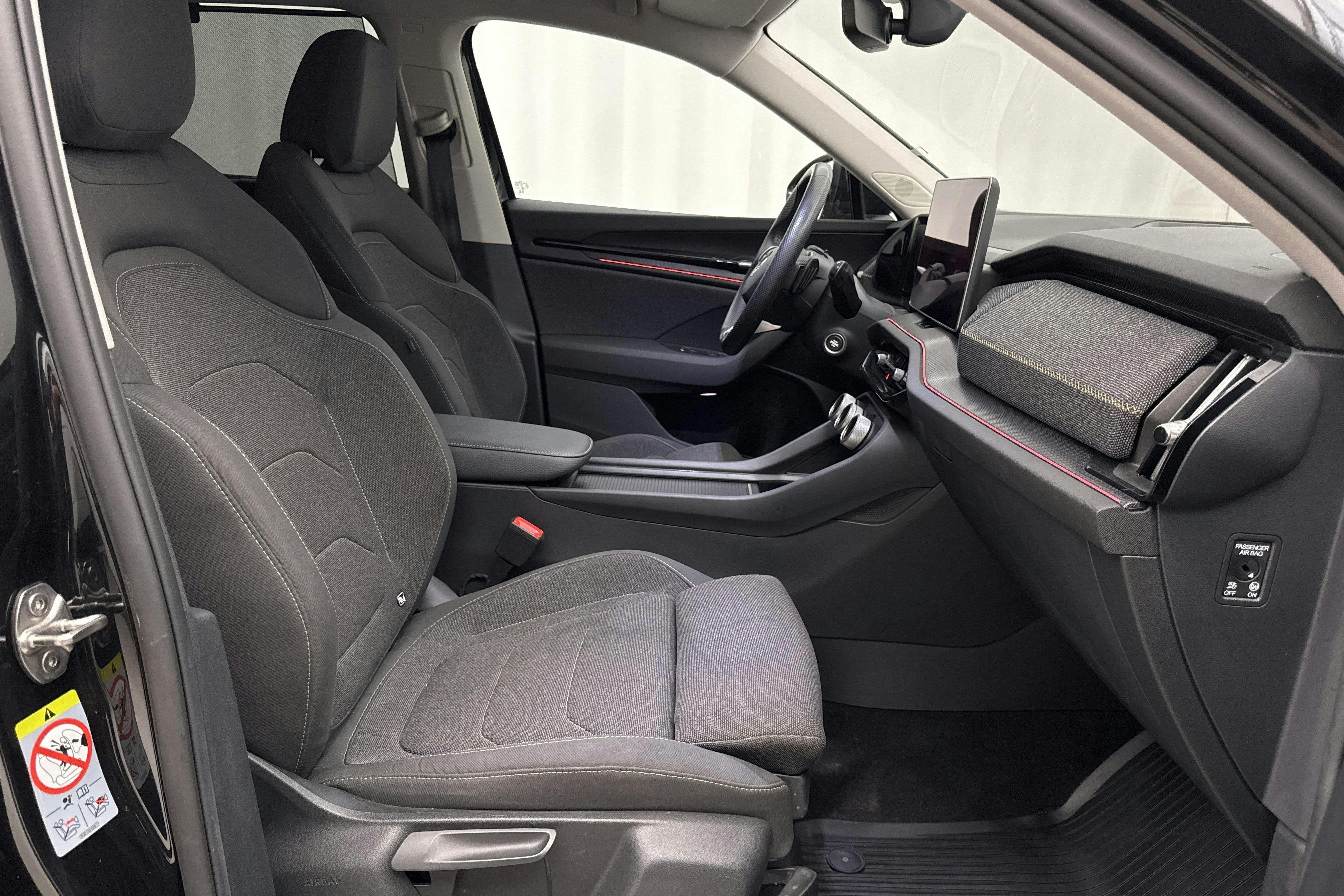 Vehicle Image 7