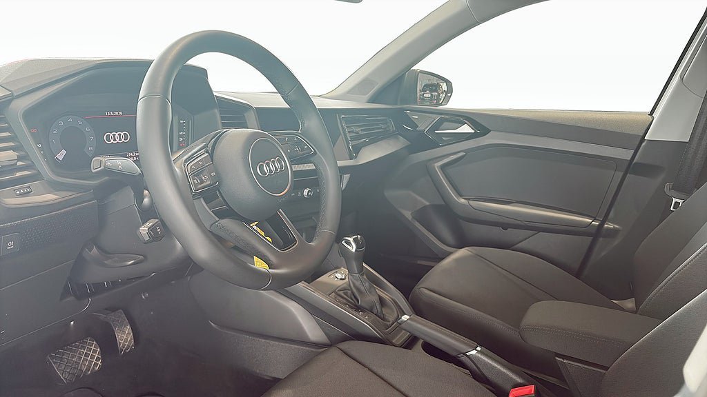 Vehicle Image 7