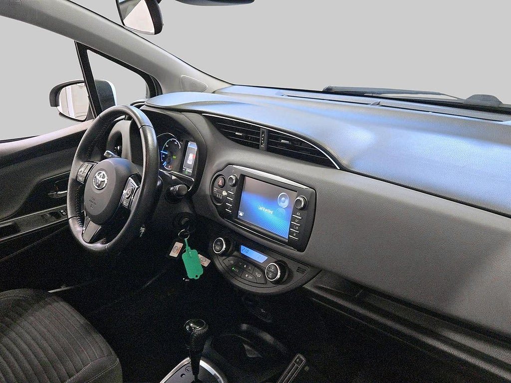 Vehicle Image 9