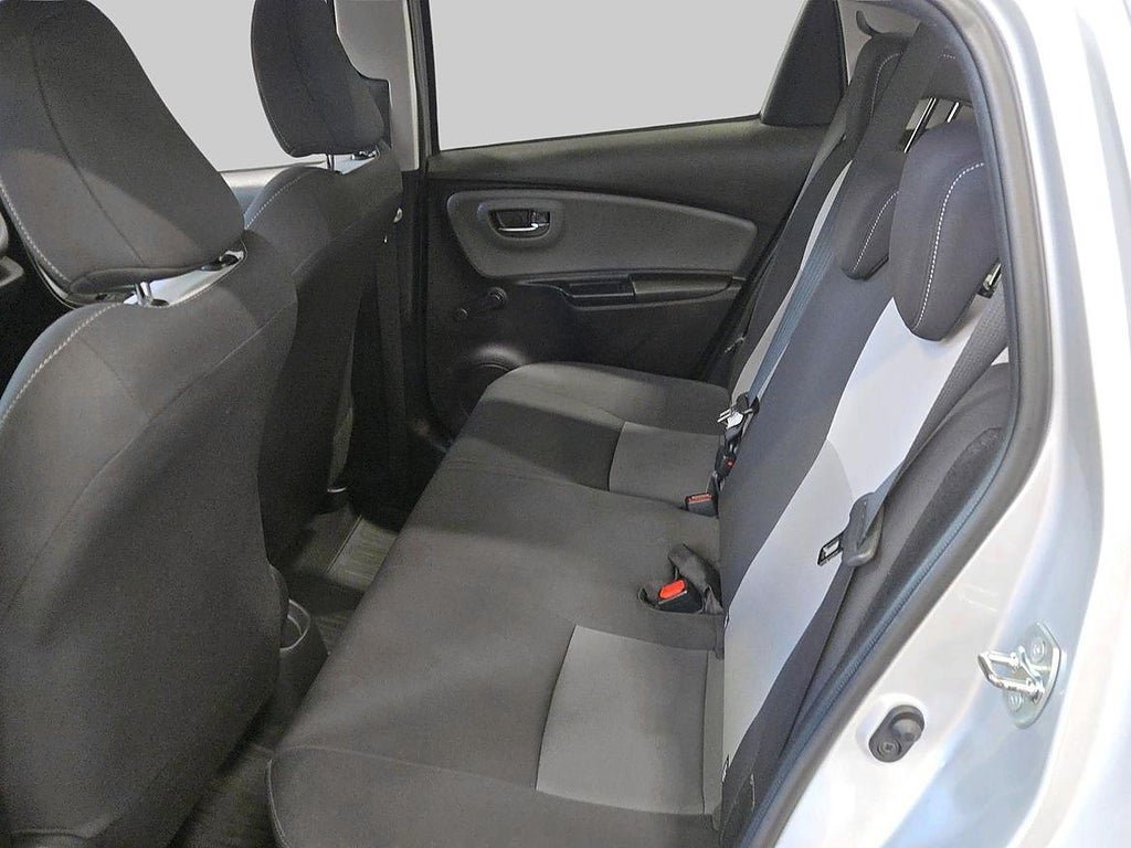 Vehicle Image 10