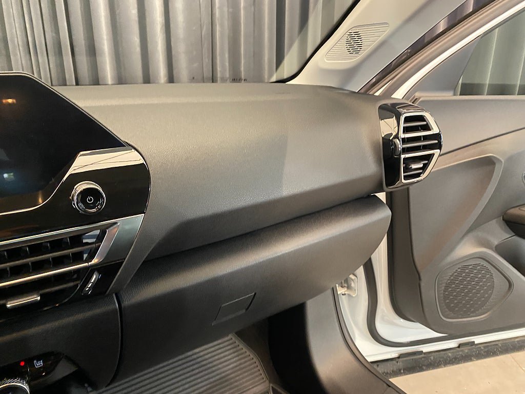 Vehicle Image 37