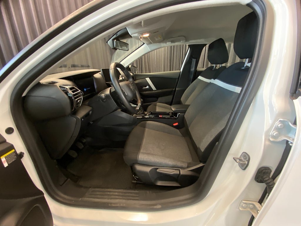 Vehicle Image 48