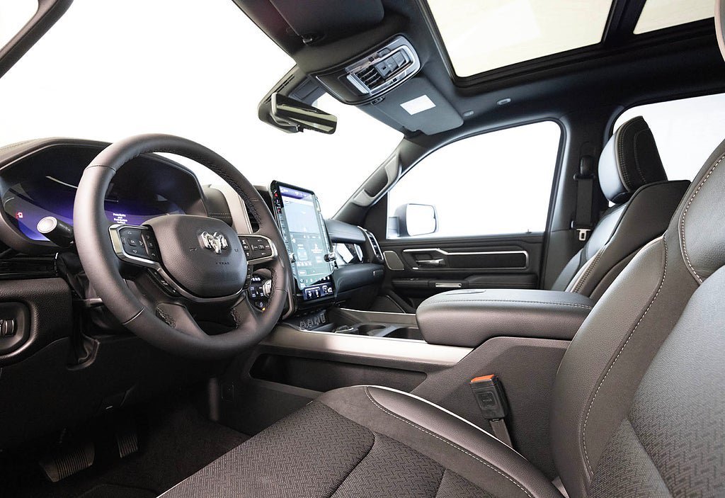Vehicle Image 13