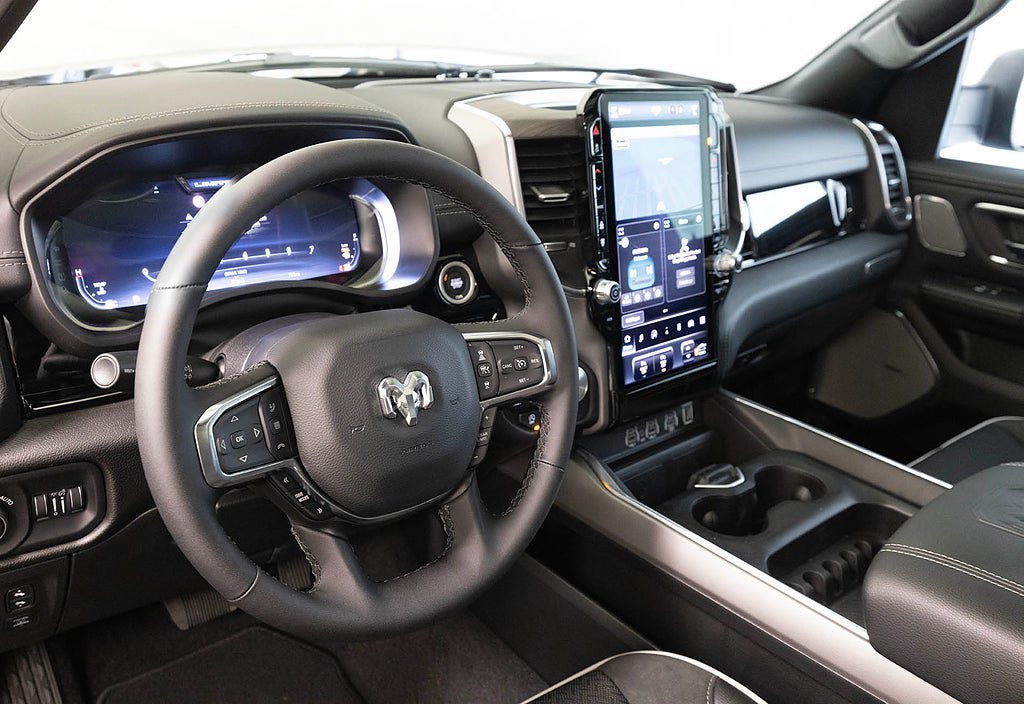 Vehicle Image 15