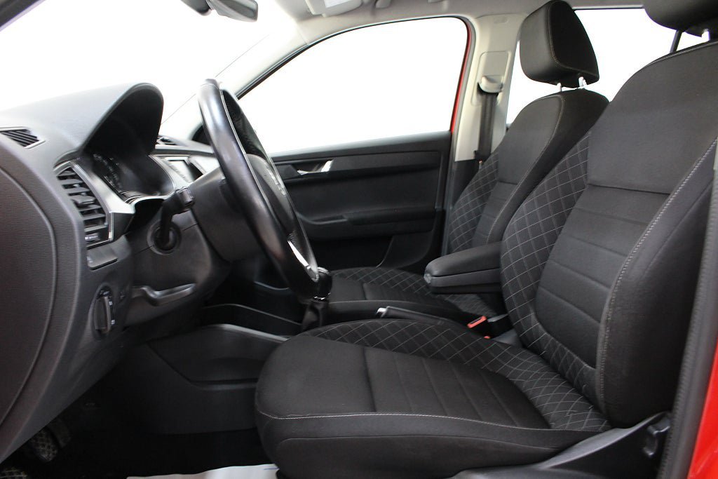 Vehicle Image 12
