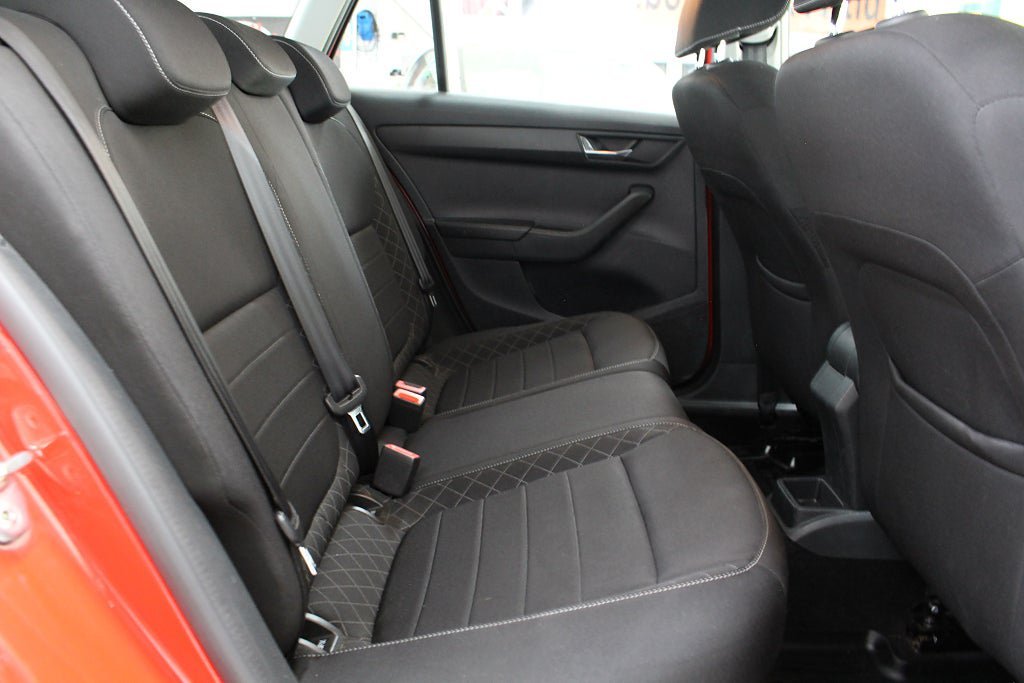 Vehicle Image 15