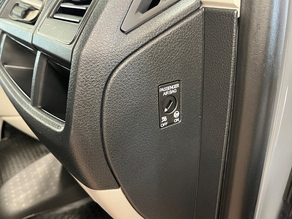 Vehicle Image 18