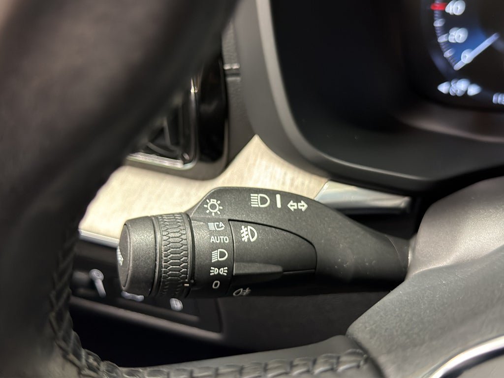 Vehicle Image 28