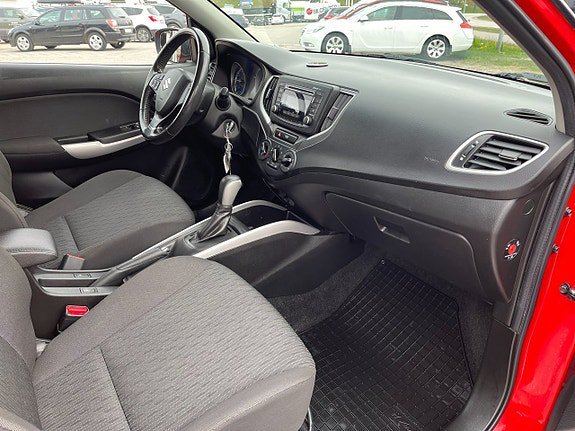 Vehicle Image 17