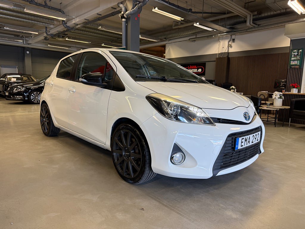 Vehicle Image 6