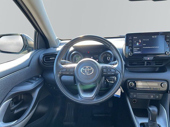 Vehicle Image 9