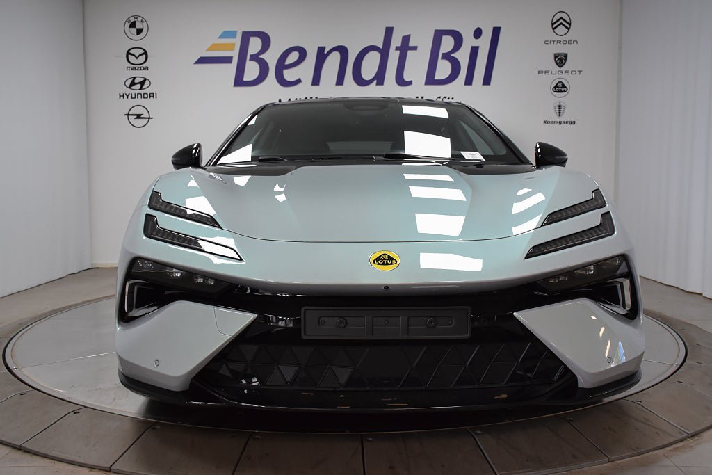 Vehicle Image 8