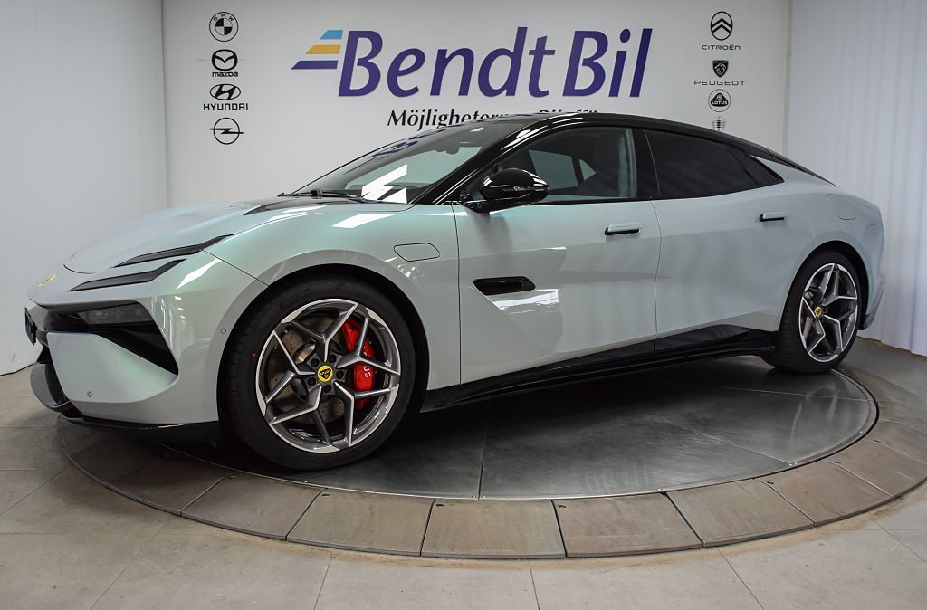 Vehicle Image 9
