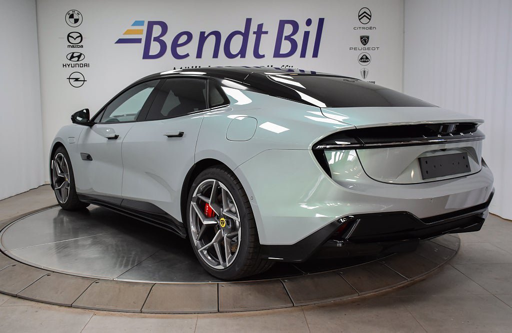 Vehicle Image 13