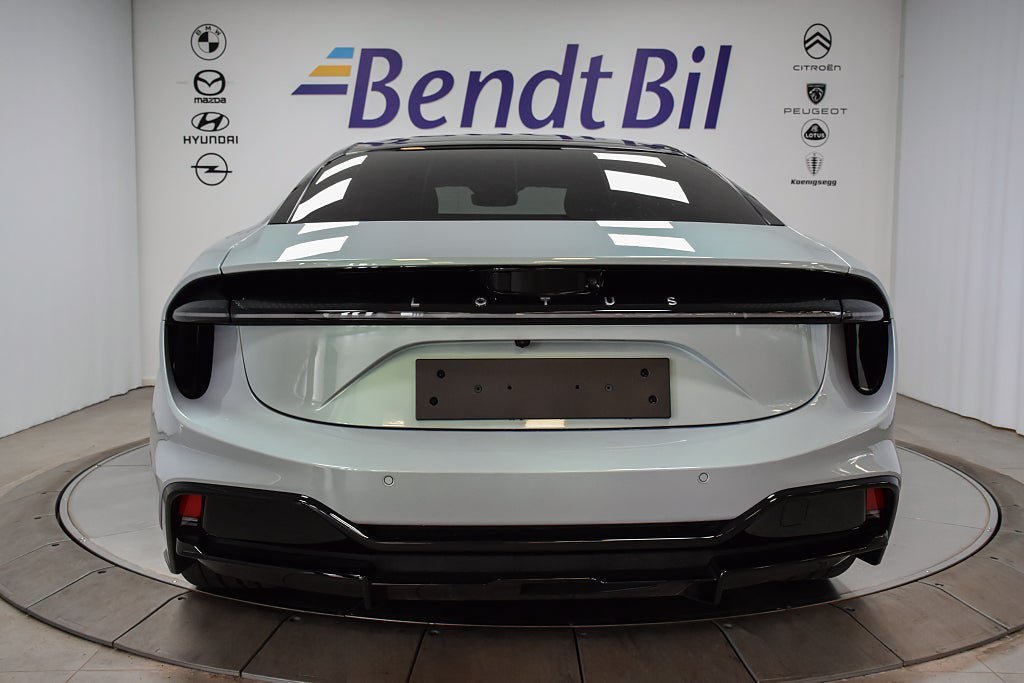Vehicle Image 14