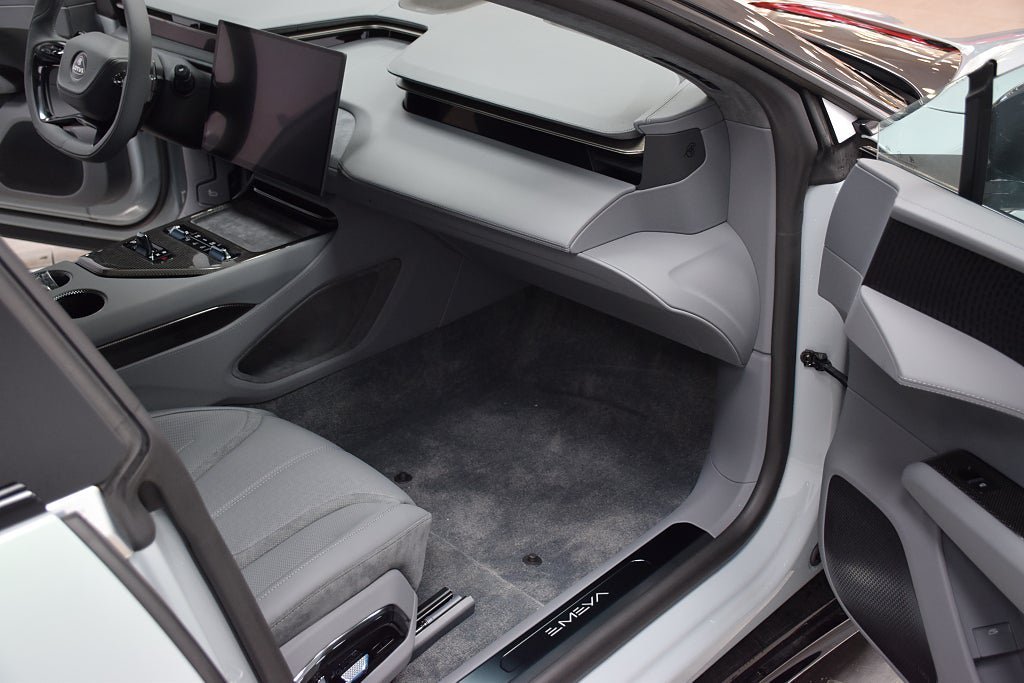 Vehicle Image 30