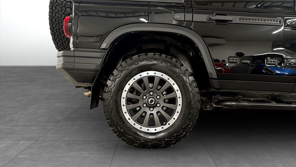 Vehicle Image 9