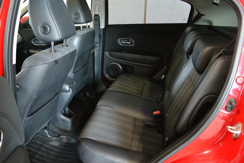 Vehicle Image 10