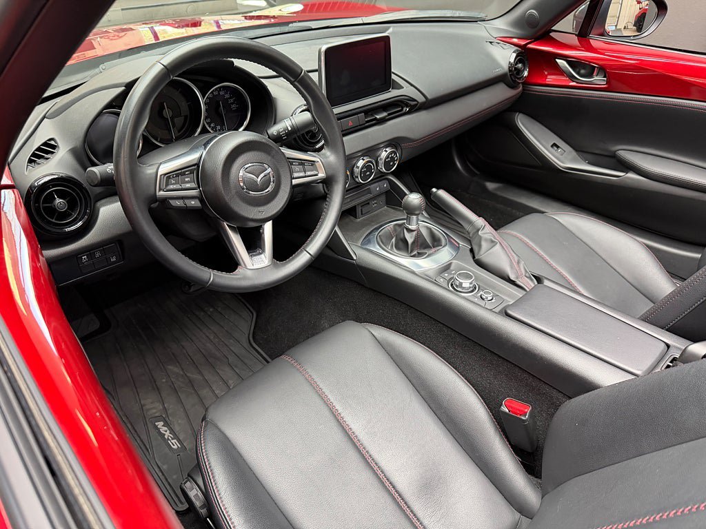 Vehicle Image 6