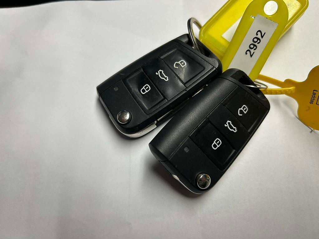 Vehicle Image 16