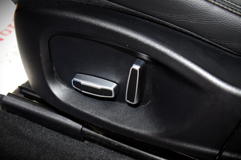 Vehicle Image 21