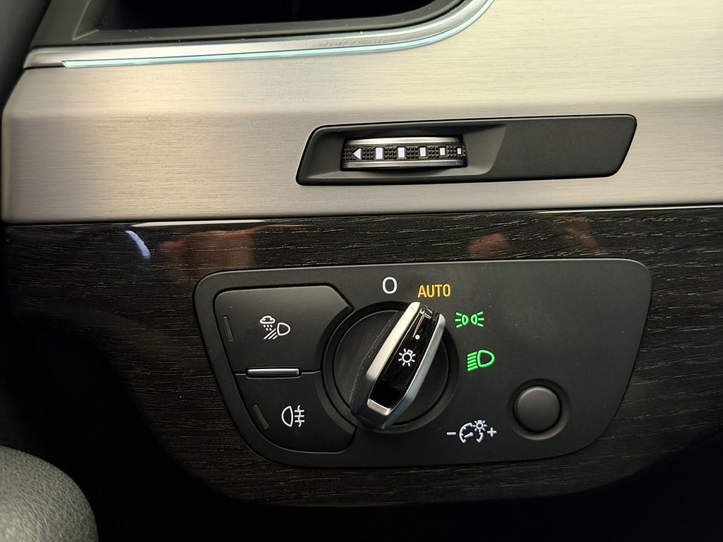 Vehicle Image 37