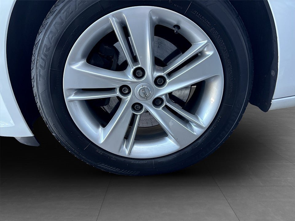 Vehicle Image 14