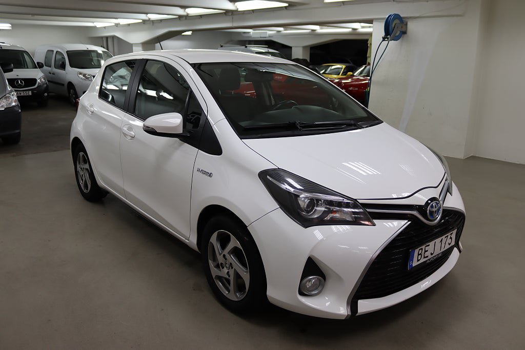 Vehicle Image 6