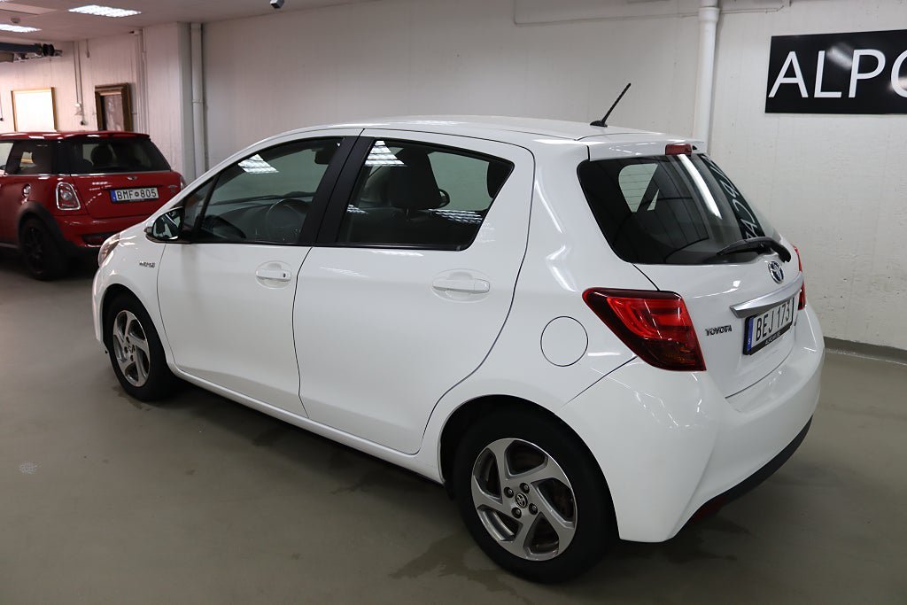 Vehicle Image 9
