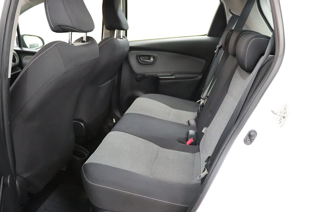Vehicle Image 12