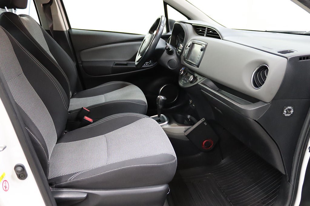 Vehicle Image 13