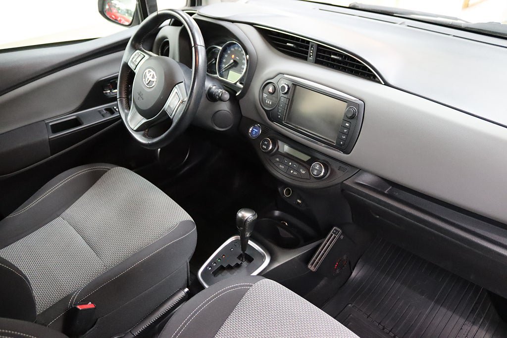 Vehicle Image 15