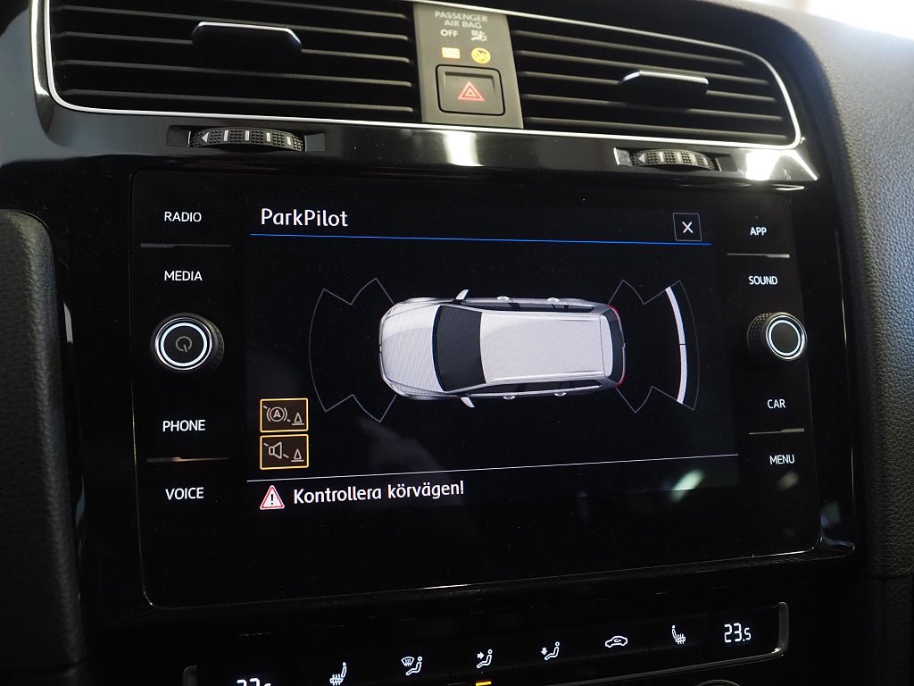 Vehicle Image 19