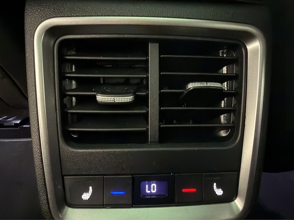 Vehicle Image 29