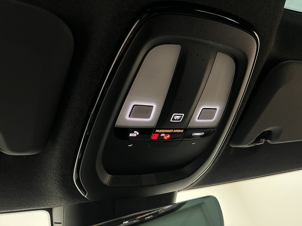 Vehicle Image 38