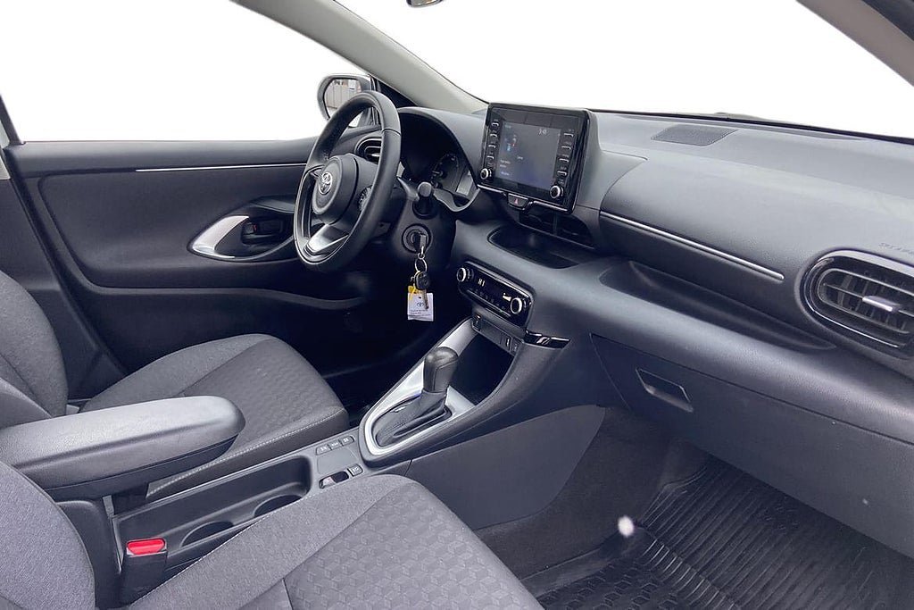 Vehicle Image 8